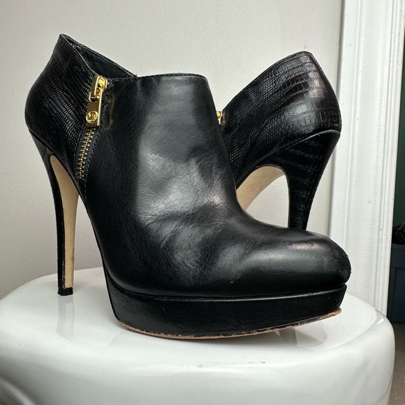 Michael Kors stiletto black snake skin heels - Picture 3 of 5